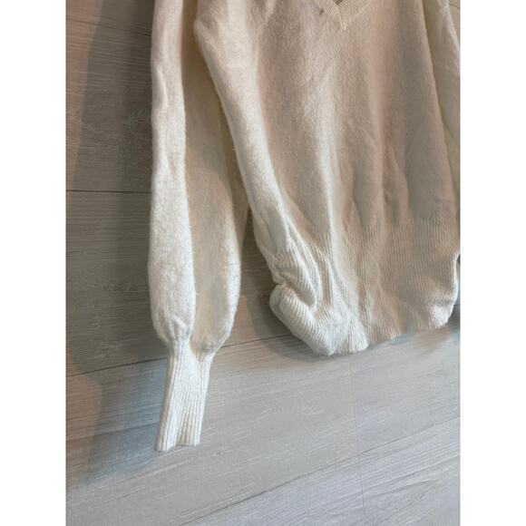 Democracy Women’s Embroidered Sweater - size X-Small - Picture 6 of 7